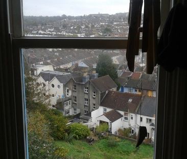 2 Bed Maisonette, Wakefield Road, BN2 - Photo 2