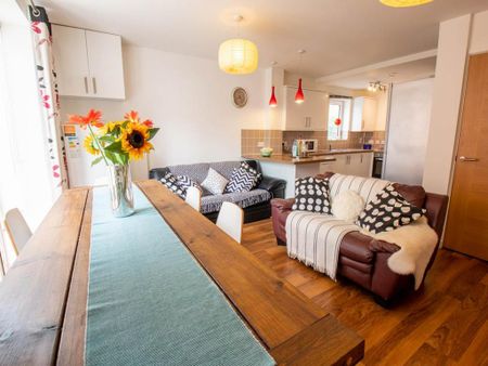 6 bedroom house to rent - Photo 2