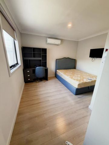 Room 9 (10A Carlson) - Photo 3