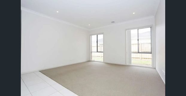 Move-In Ready 4-Bedroom Home with Prime Accessibility!! - Photo 1