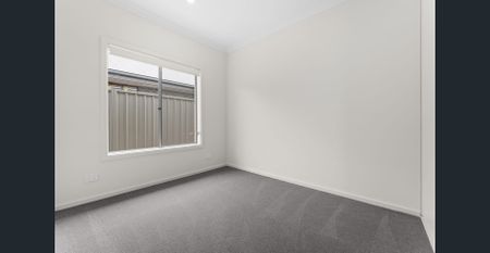 6 Noah Crescent, Angle Vale, SA 5117 - Photo 2