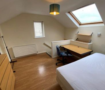 4 bedroom semi-detached house to rent - Photo 6