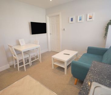 Charminster Road, Bournemouth - Photo 3