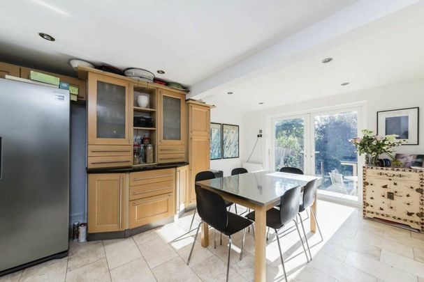 Cheverton Road, Whitehall Park, N19 - Photo 1