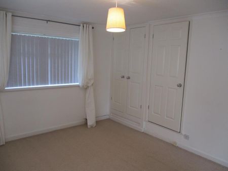 4 bedroom detached house to rent - Photo 5