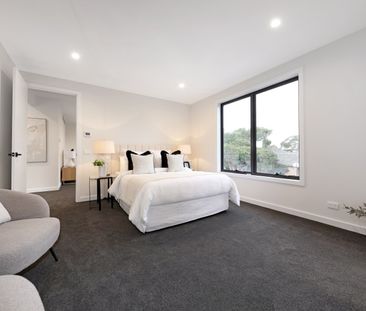 2A Schulz St, Bentleigh East VIC 3165 - Townhouse For Rent | Domain - Photo 1