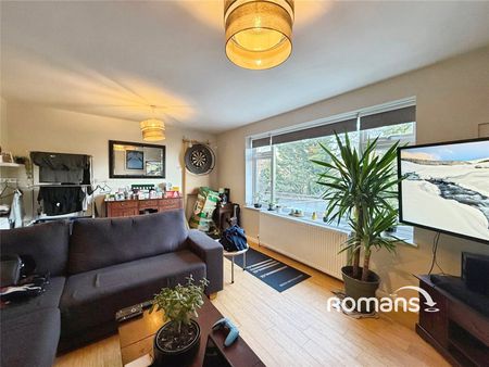 3 bedroom semi detached to rent - Photo 2