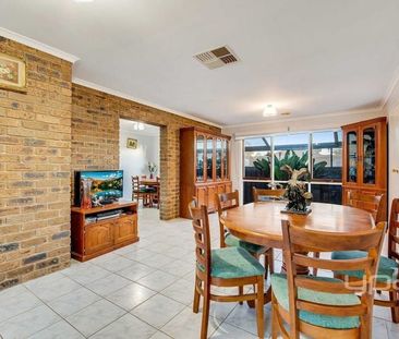 2 Padstowe Court, CRAIGIEBURN - Photo 2