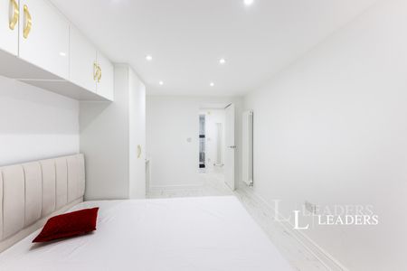 3 bedroom apartment to rent Croydon Road, Reigate, RH2 - Photo 5