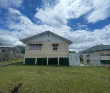 “Spacious 3-Bedroom Home with Large Yard and Shed” - Photo 4