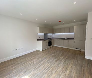 Emerald Avenue, Fleet, Hampshire, GU51 - Photo 5