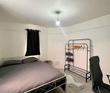 Room in a Shared House, Colliers Wood, CR4 - Photo 1