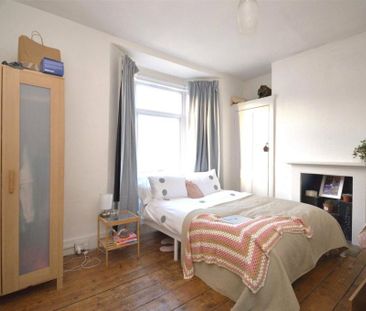 4 bedroom terraced house to rent - Photo 3