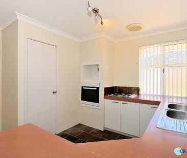 LARGE FAMILY HOME 5 MINUTES FROM THE BEACH! - Photo 4