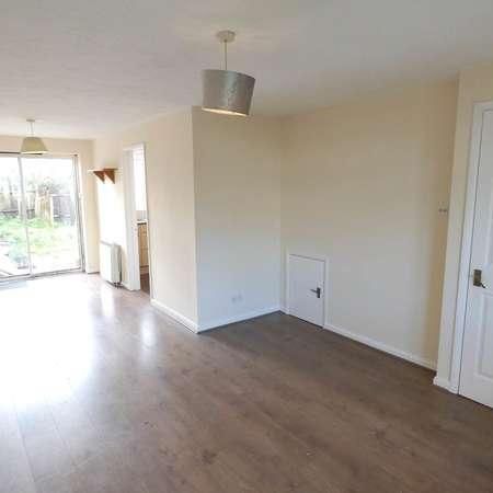 Ground Lane, Hatfield, AL10 - Photo 1