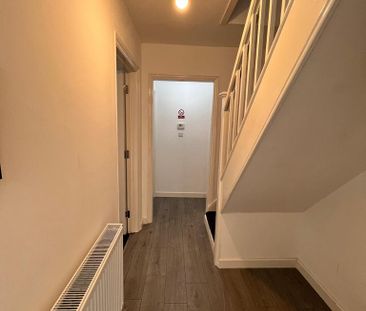 5 bedroom semi-detached house to rent - Photo 2