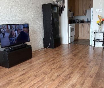 Cession de bail - 3 1/2 - 1 063$ Semi-meublé - Photo 2