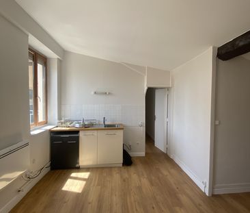 Location Appartement 1 pièce 27m² LYON 4ème - Photo 4