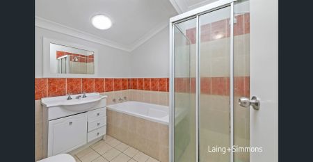 Neat and modern two-bedroom townhouse - Photo 3