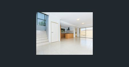 Spacious 4-Bedroom Modern Townhouse with Multiple Living Areas in Prime Belmont Location” - Photo 5