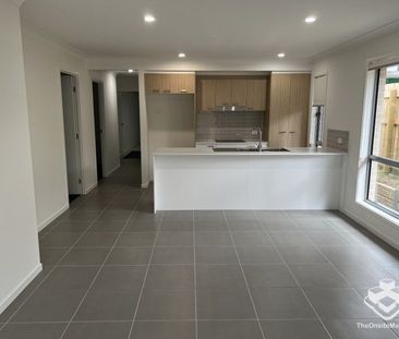 For Rent: 4 bedrooms/2 bathrooms/DLUG - Photo 1