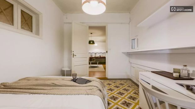 Room in a shared 7-bedroom apartment for rent in el Putget i Farró - Foto 1