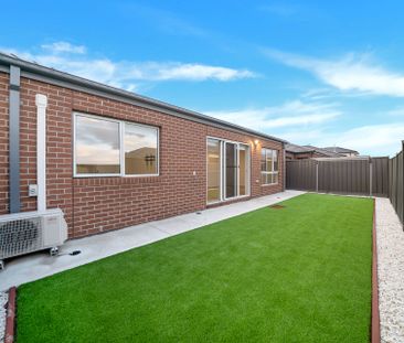 Stylish and Spacious Dream Home - Photo 3