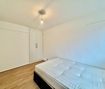 4 Bed Terraced House, Blomfield Court, SW11 - Photo 5