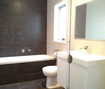 28 Loma Rudduck Street, Forde ACT, Belconnen - Photo 3