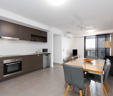 FULLY FURNISHED 2 BEDROOM UNIT - Photo 3