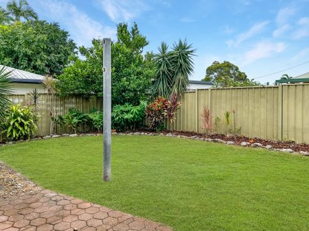 Rejuvenated Two Bedroom Half Duplex in Holloways Beach - Photo 5