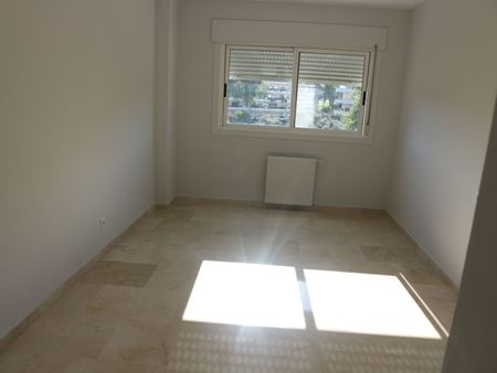 Middle Floor Apartment in Guadalmina Alta - Photo 4