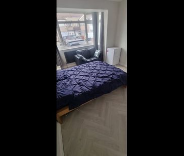 Room in a Shared House, Galpins Road, CR7 - Photo 5