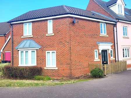 3 Bedroom House Costessey NR5 to Let - Photo 4