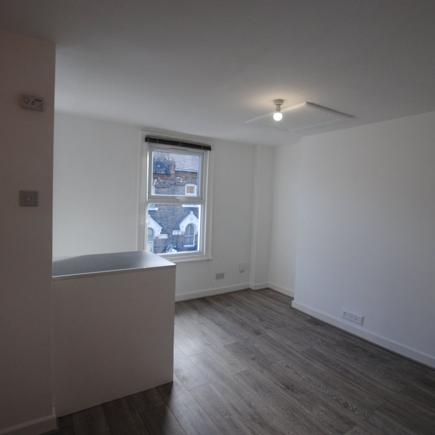 Dartmouth Road, Forest hill, London - Photo 1