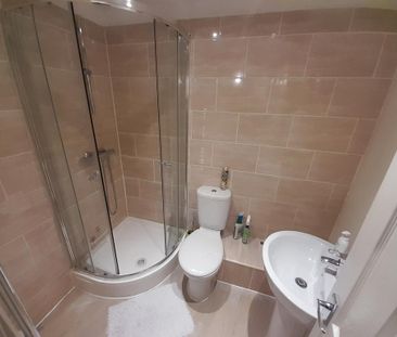 1 bedroom in a house share to rent - Photo 6