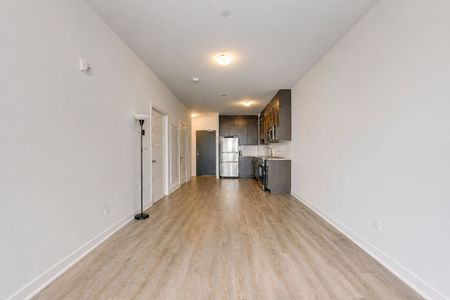 For Lease - 3265 Carding Mill Trail Unit# 319, Oakville, Ontario - Photo 4