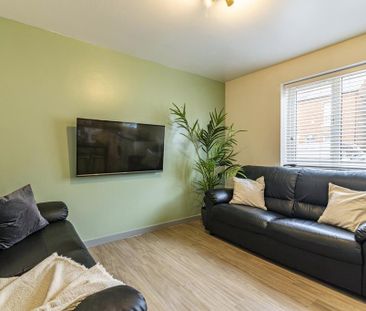 6 bedroom semi-detached house to rent - Photo 2