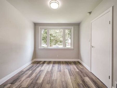 For Lease - 822 Douglas Street Unit# Main, Oshawa, Ontario - Photo 2