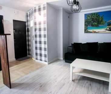 Urocza kawalerka w Pruszkowie + schowek 24 m² - Фото 1