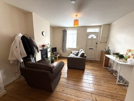 Covent Garden, Cambridge £2,550 pcm ⓘ The monthly or weekly payment required by the landlord. Read our glossary page , 3 bedrooms, mid terrace house, to let * Tenant info - Photo 3