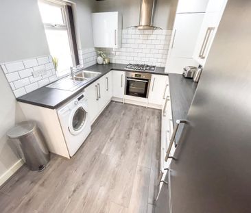 1 bedroom in a house share to rent - Photo 4