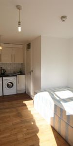 Norbroke Street, East Acton, London, W12 0QU - Photo 3