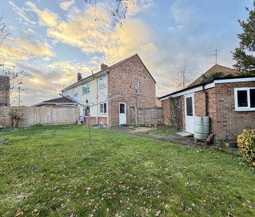 3 bedroom semi-detached house to rent - Photo 4