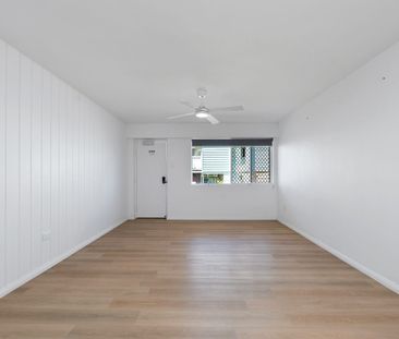 Recently Renovated Ground Floor Unit in Boutique Coastal Complex - Photo 5