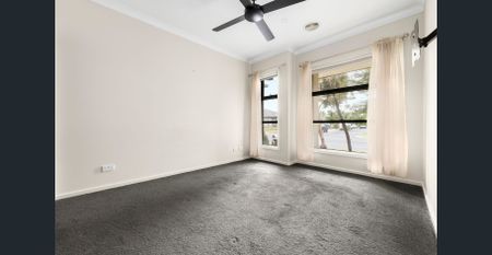 LIGHT-FILLED FAMILY HOME IN A CONVENIENT LOCATION - Photo 5