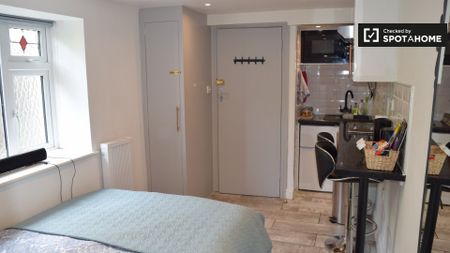 Studio for rent in Southside, Dublin - Photo 3