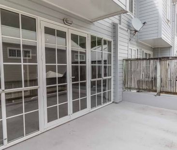 Luxury Townhouse in Thorndon - Photo 1