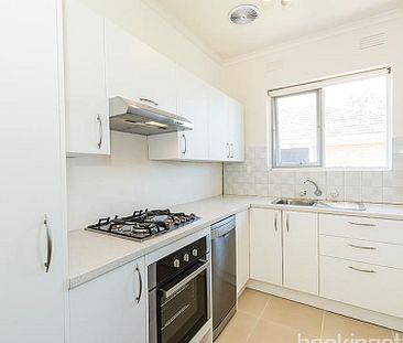 9/5 Celeste Court, St Kilda East. - Photo 2