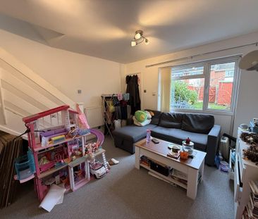 2 bedroom mews to rent - Photo 1